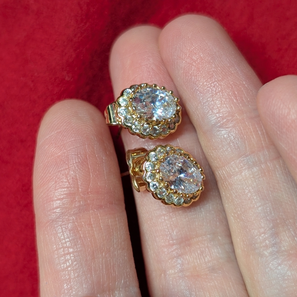 Elegant Gold Tone Crystal Diamond Earrings Costume Studs Tarnish Free Gold Plate